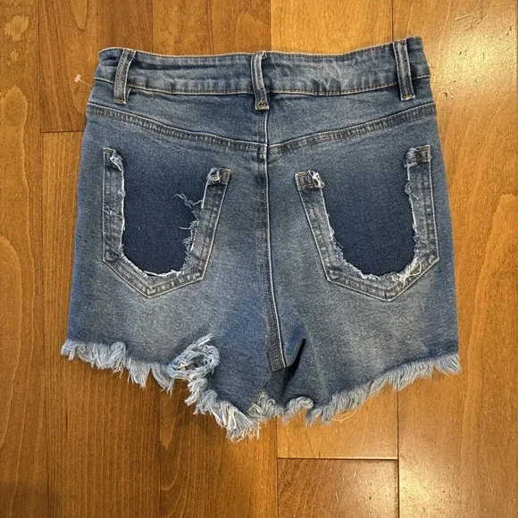 American Bazi Women's Distressed Jean Shorts Size Small - Picture 4 of 4
